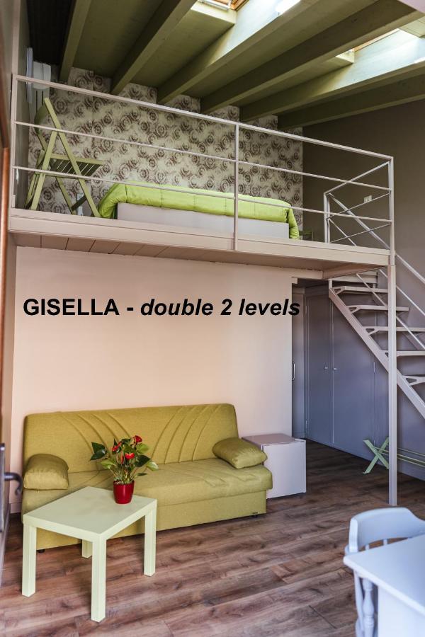 Antico Borgo B&B Con Spa - Adults Only Manerba del Garda Exteriör bild